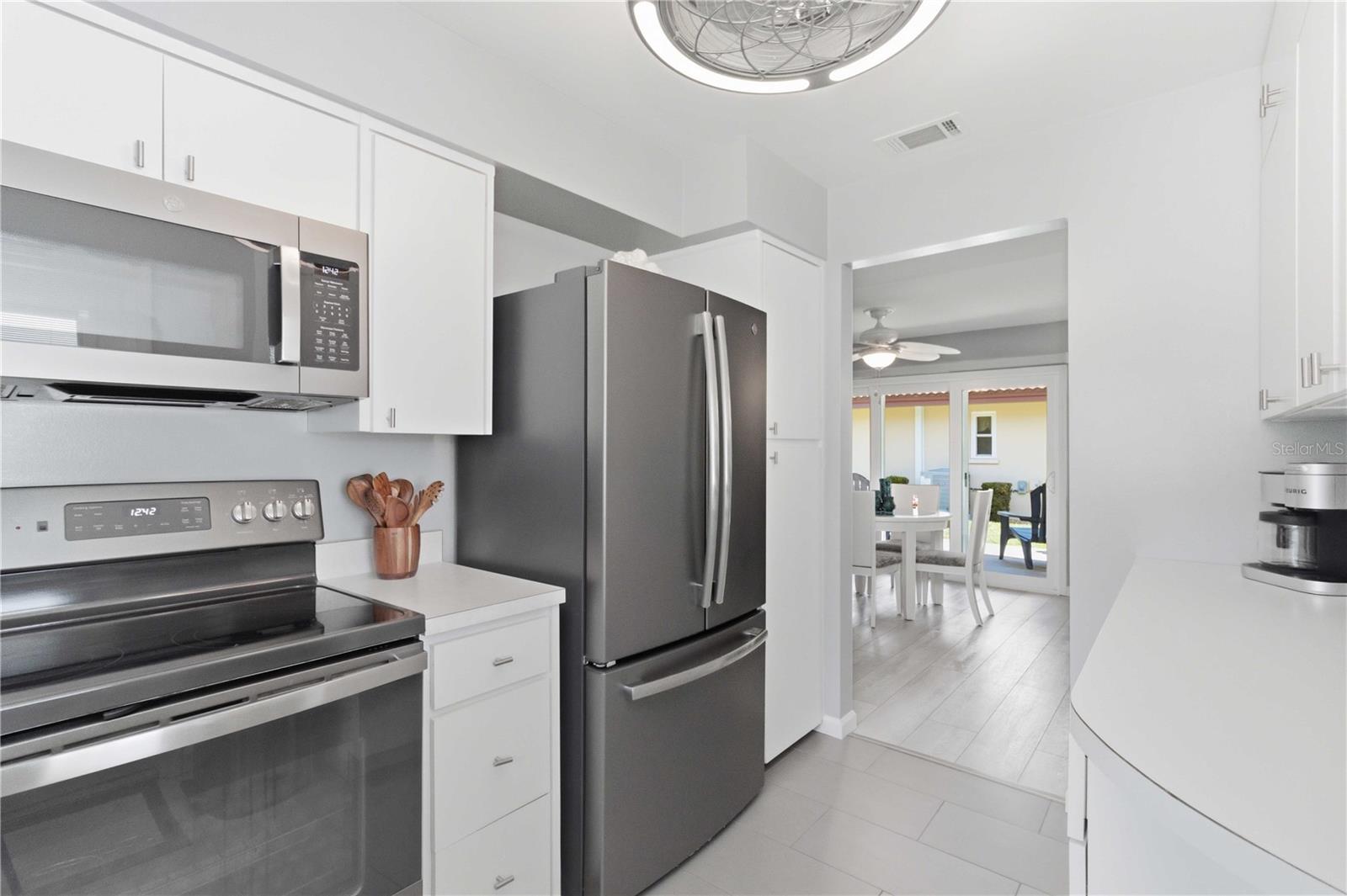 3303 CAMBRIDGE AVE, BRADENTON, FL — photo 21