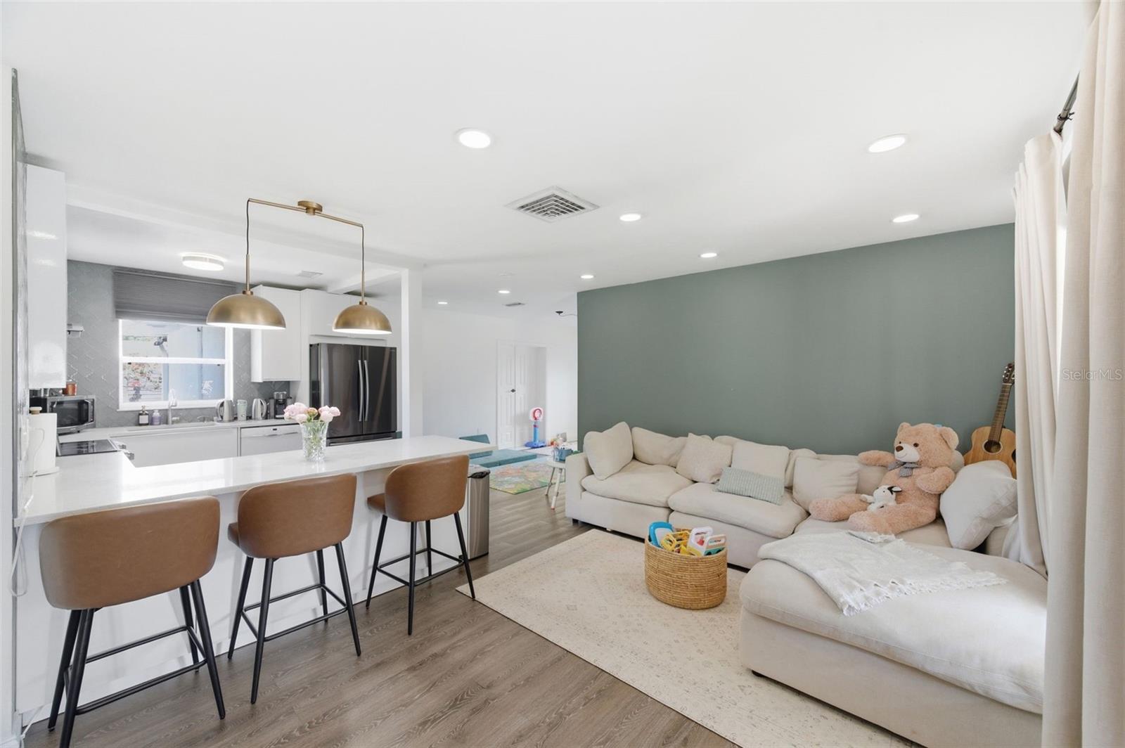 2150 76TH ST N, ST PETERSBURG, FL — photo 3
