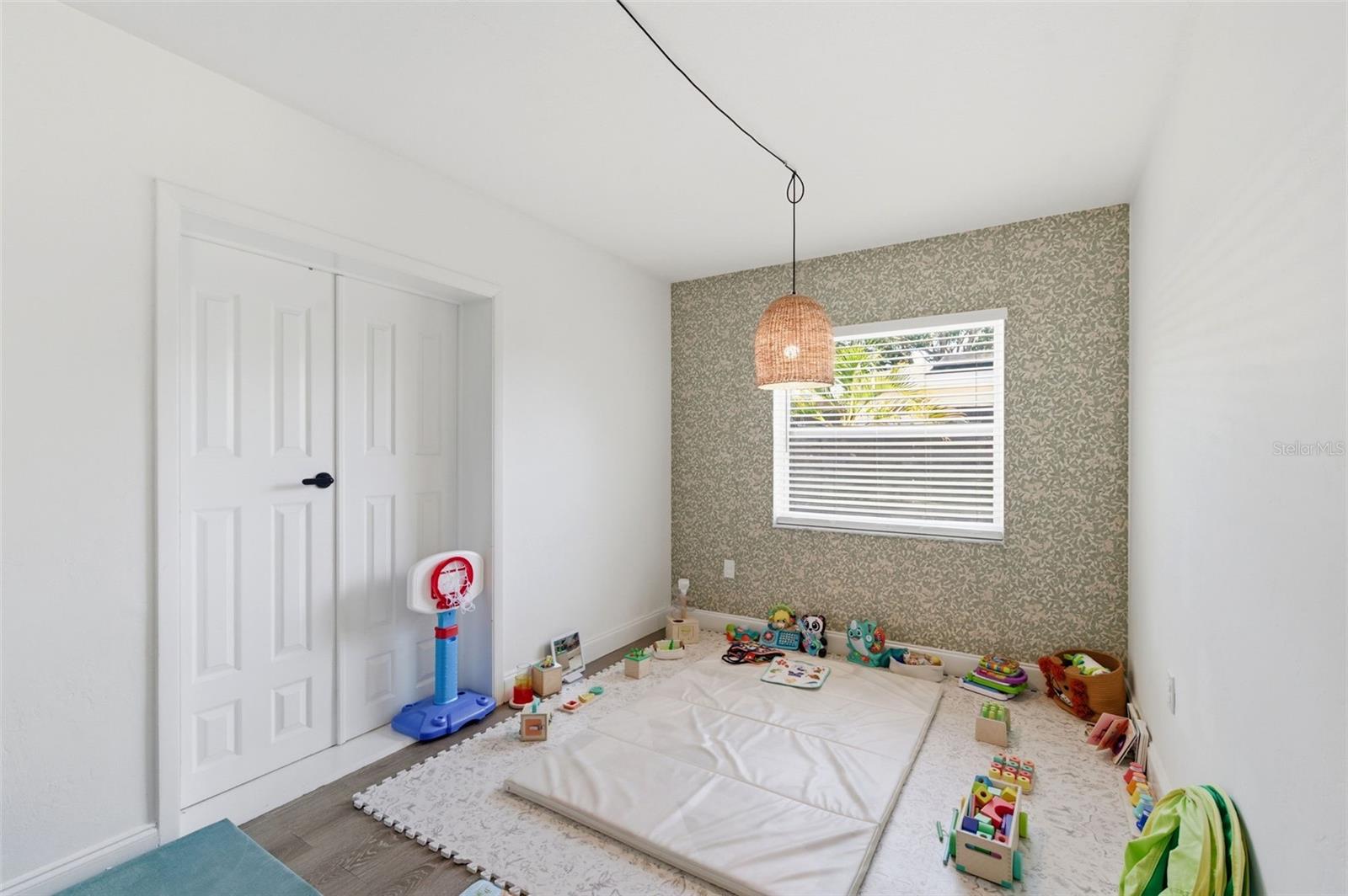 2150 76TH ST N, ST PETERSBURG, FL — photo 17
