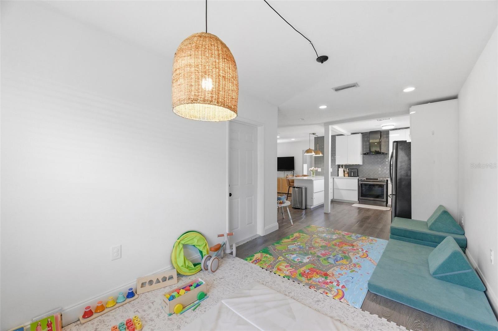 2150 76TH ST N, ST PETERSBURG, FL — photo 19