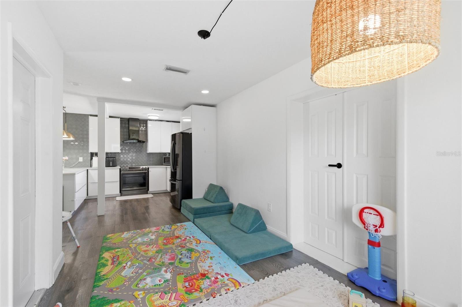 2150 76TH ST N, ST PETERSBURG, FL — photo 20
