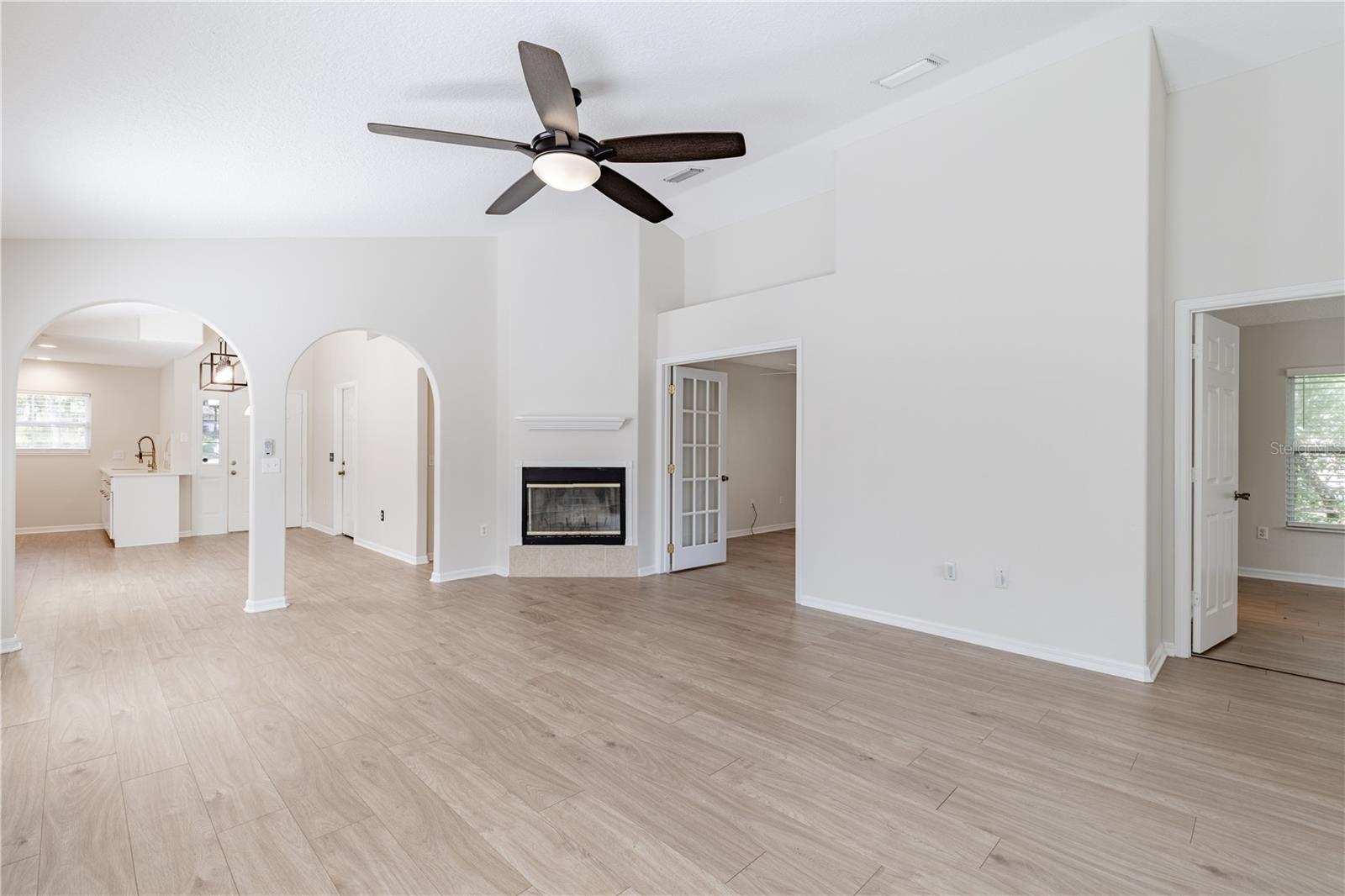 31080 LOCHMORE CIR, SORRENTO, FL — photo 16