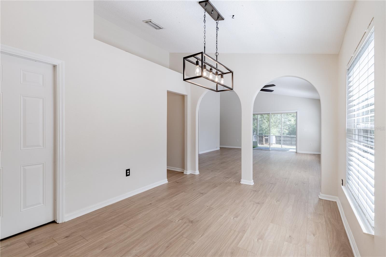 31080 LOCHMORE CIR, SORRENTO, FL — photo 24