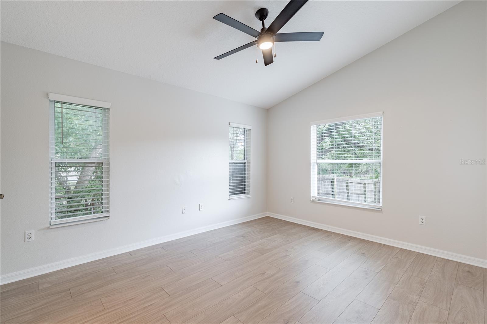 31080 LOCHMORE CIR, SORRENTO, FL — photo 39