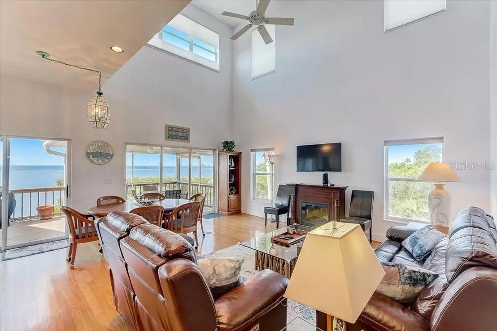 2424 BAY DR, BRADENTON, FL — photo 12
