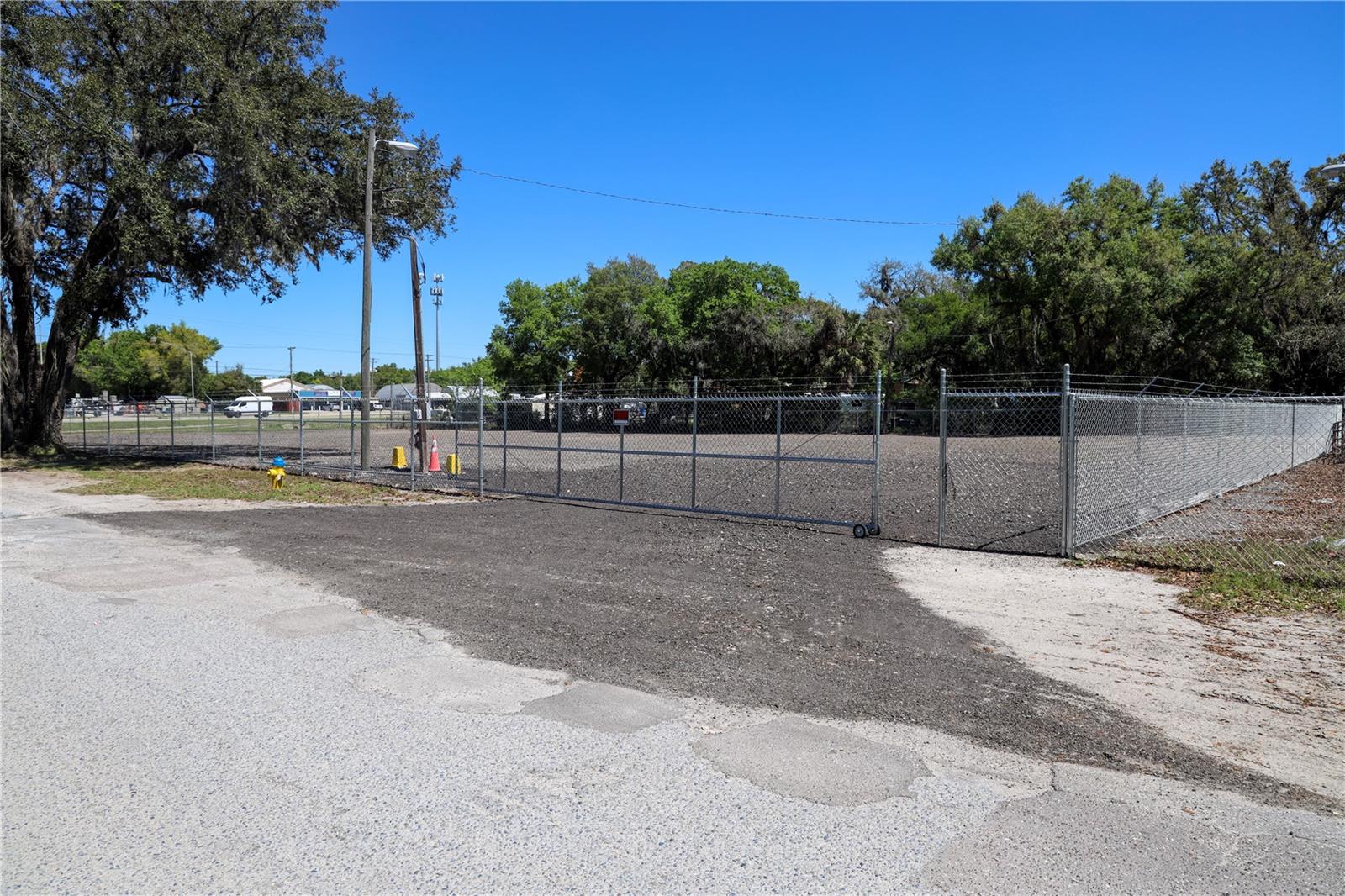 11703 N US 301 HWY, THONOTOSASSA, FL — photo 14