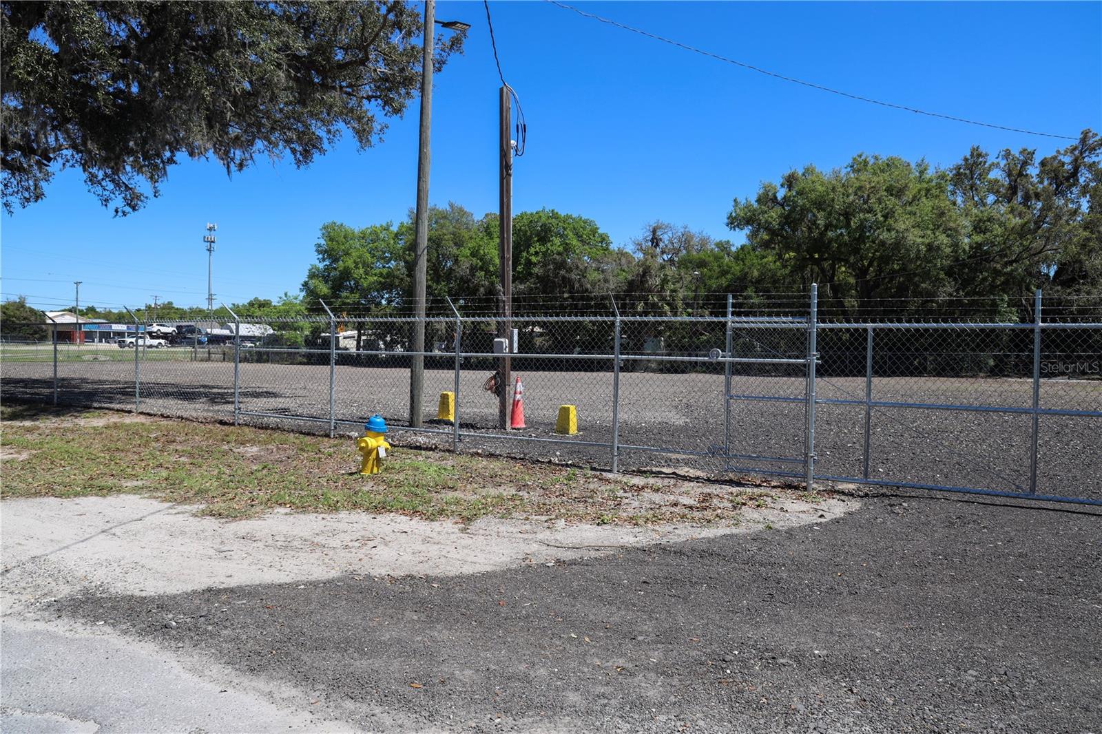 11703 N US 301 HWY, THONOTOSASSA, FL — photo 15
