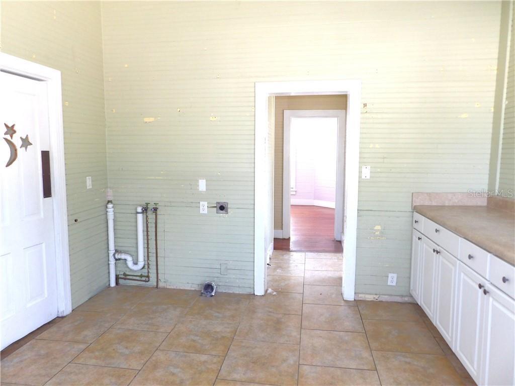 401 TOMPKINS ST, INVERNESS, FL — photo 9
