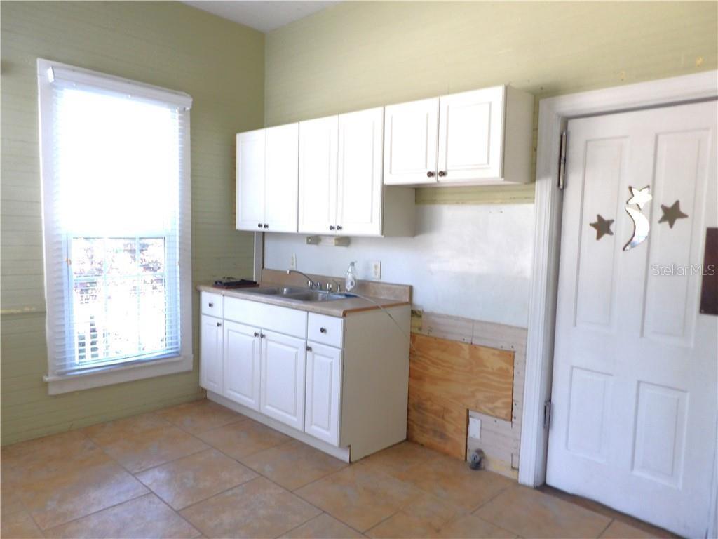 401 TOMPKINS ST, INVERNESS, FL — photo 10