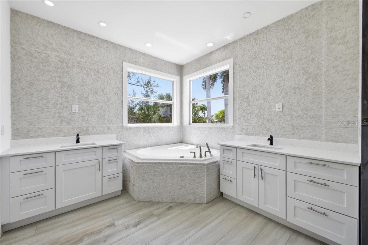 15408 MELPORT CIR, PORT CHARLOTTE, FL — photo 21