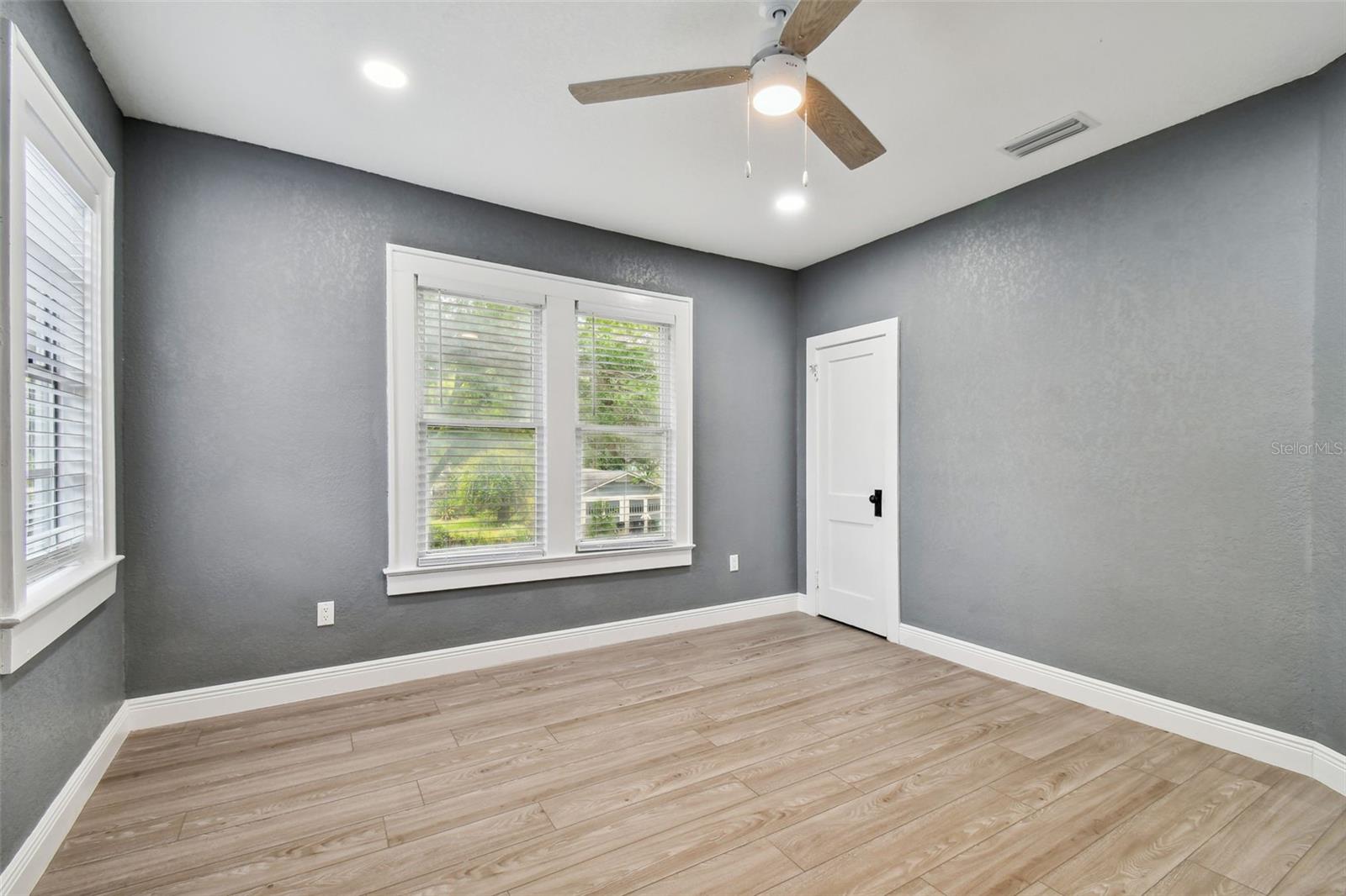6810 N NAVIN AVE, TAMPA, FL — photo 24