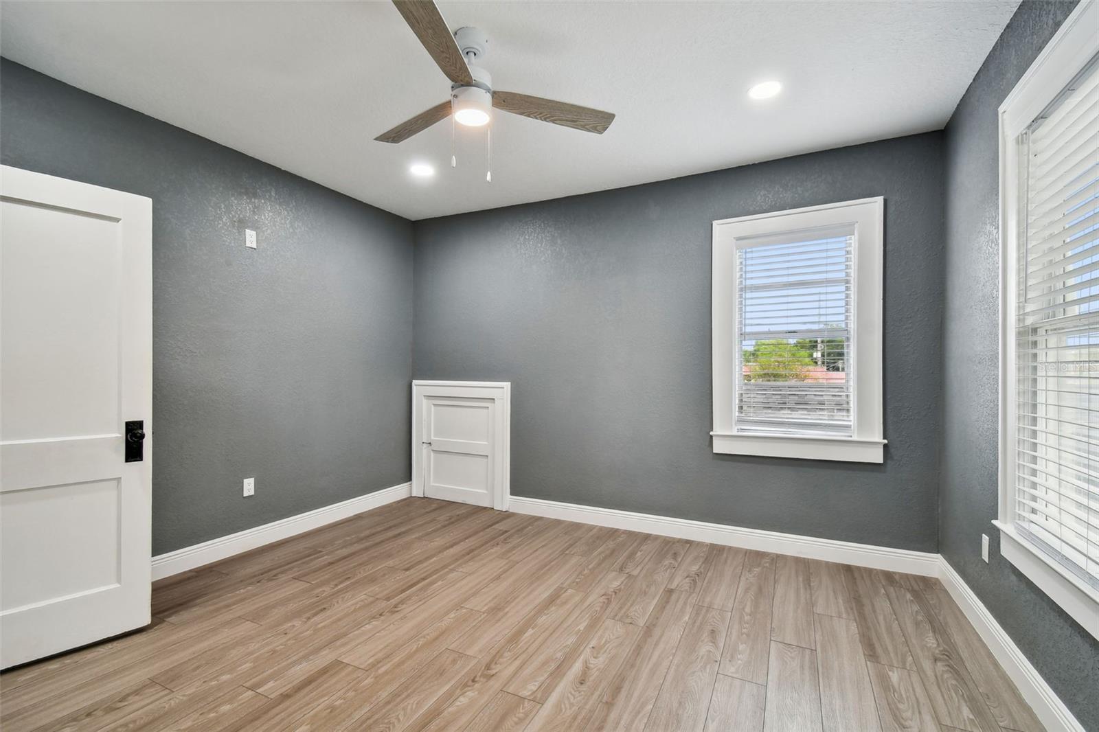 6810 N NAVIN AVE, TAMPA, FL — photo 27