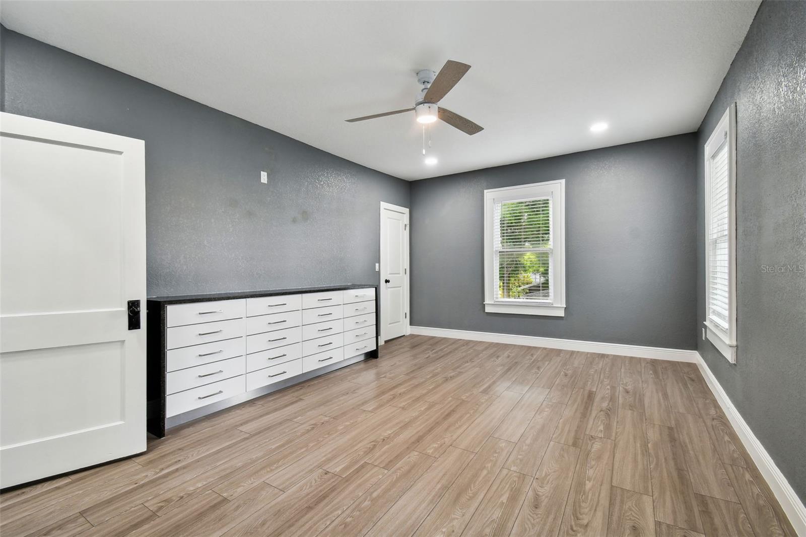6810 N NAVIN AVE, TAMPA, FL — photo 30