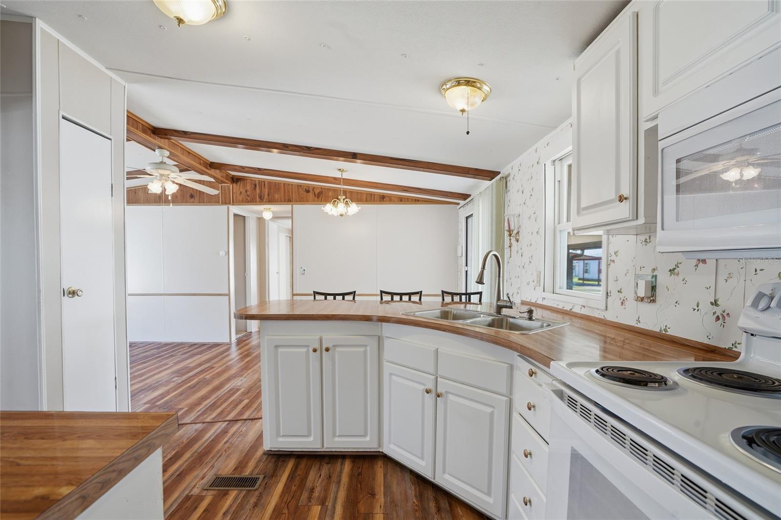 3933 SARAH DR, WESLEY CHAPEL, FL — photo 13
