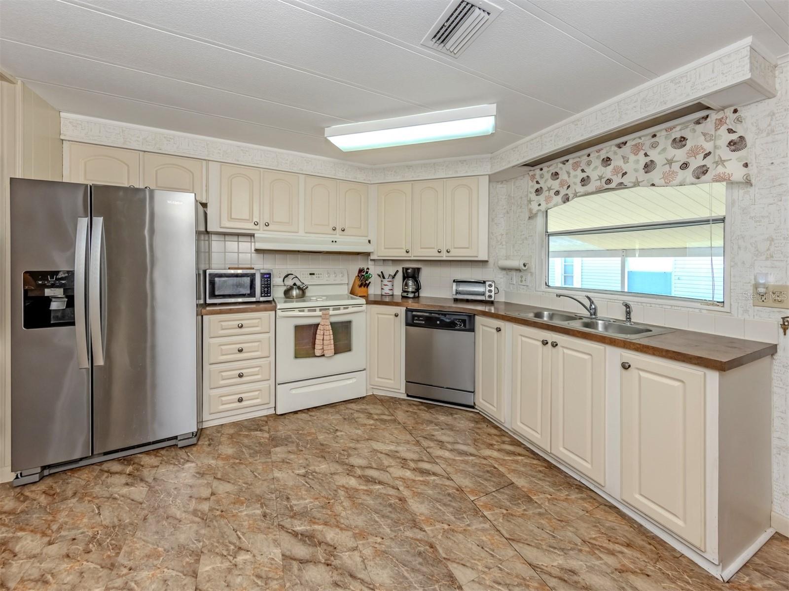 132 MARTINIQUE RD, NORTH PORT, FL — photo 9
