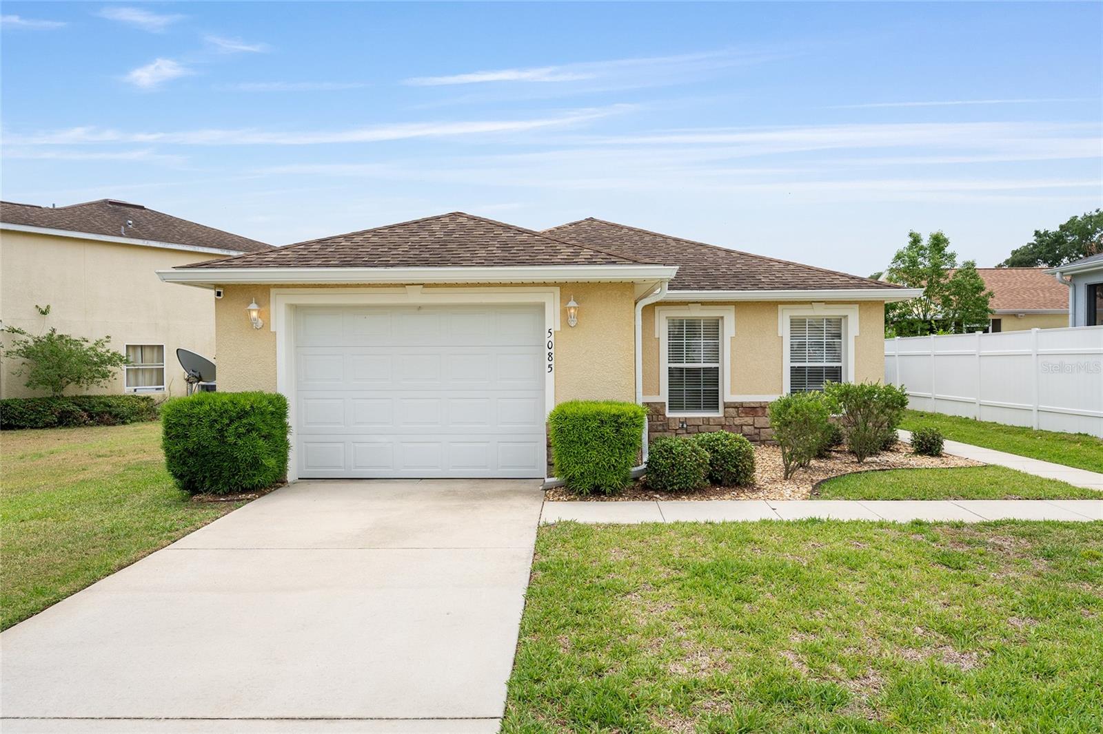 5085 NE 122ND BLVD, OXFORD, FL — photo 2