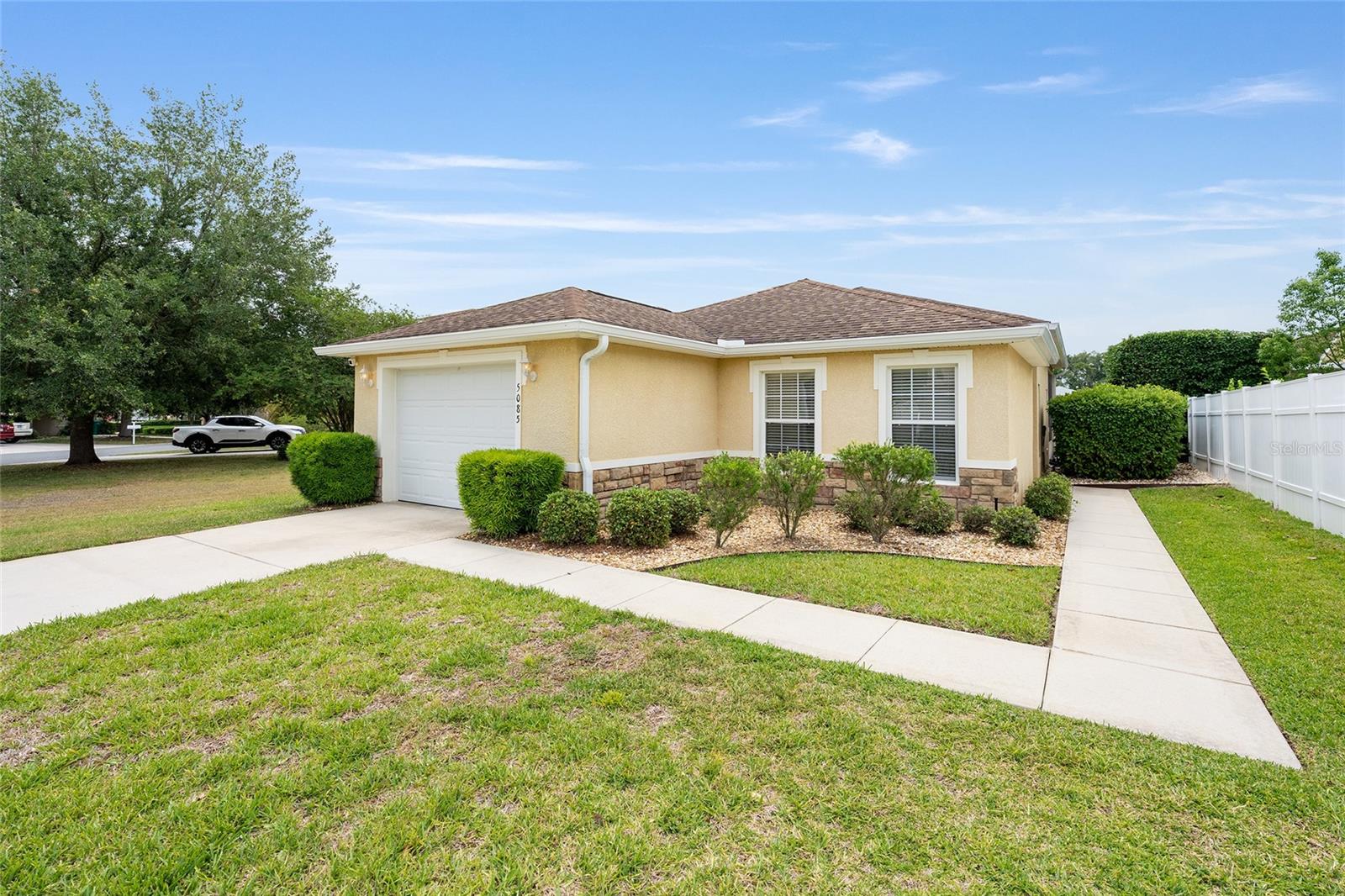 5085 NE 122ND BLVD, OXFORD, FL — photo 3