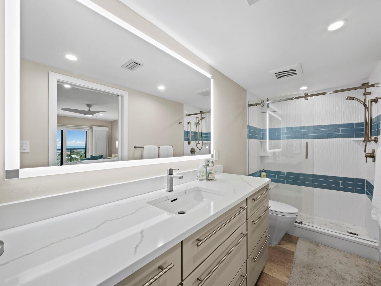 1050 LONGBOAT CLUB RD #903, LONGBOAT KEY, FL — photo 17