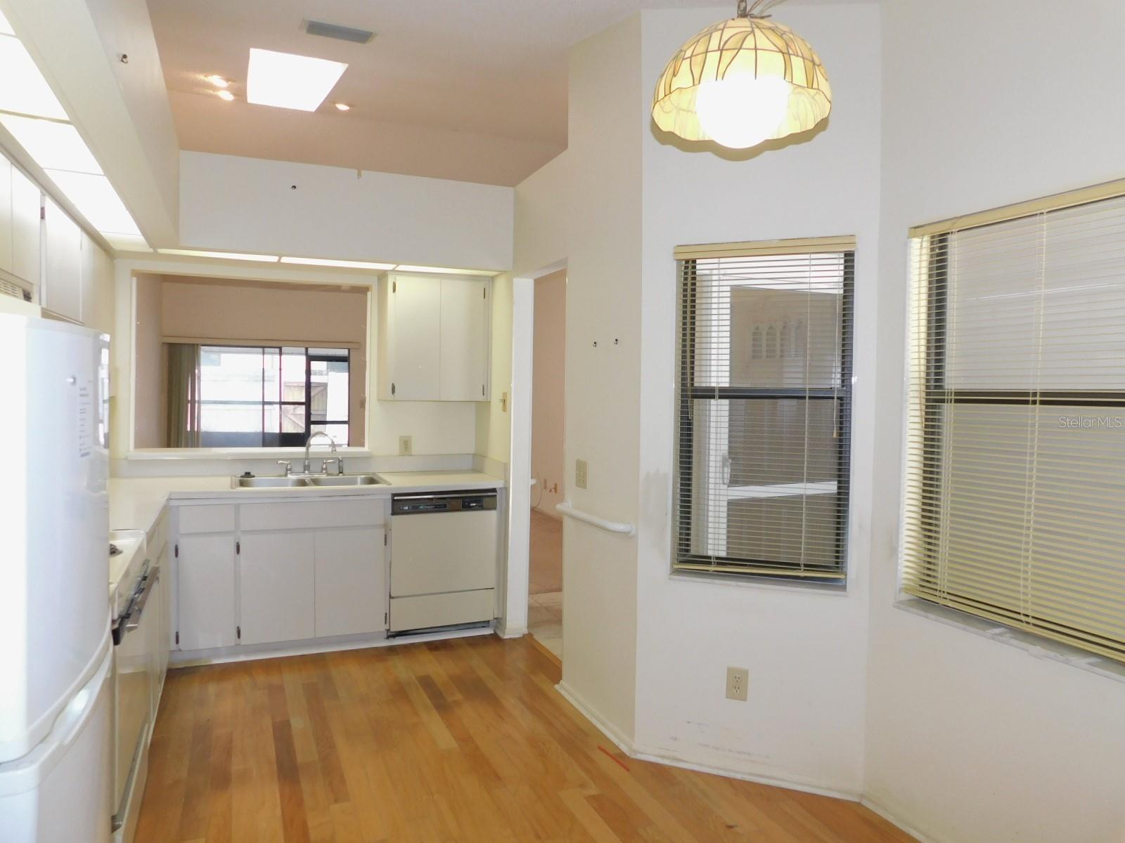 2496 ALHAMBRA CT, CLEARWATER, FL — photo 4