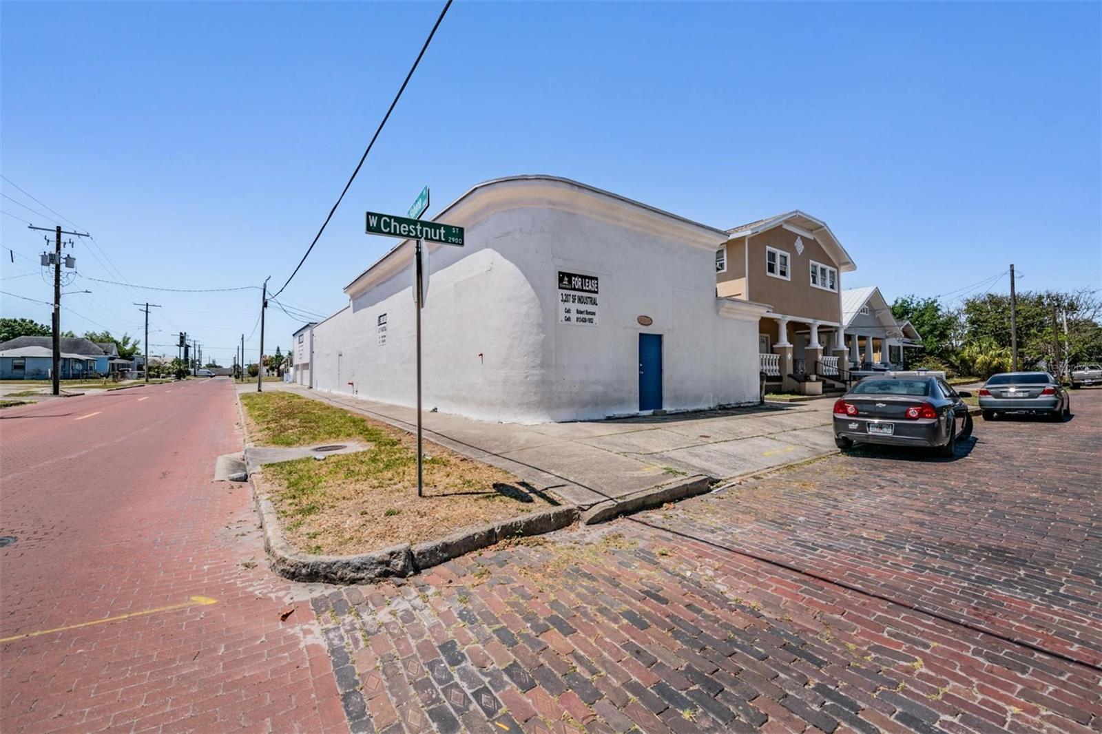 2902 W CHESTNUT ST, TAMPA, FL