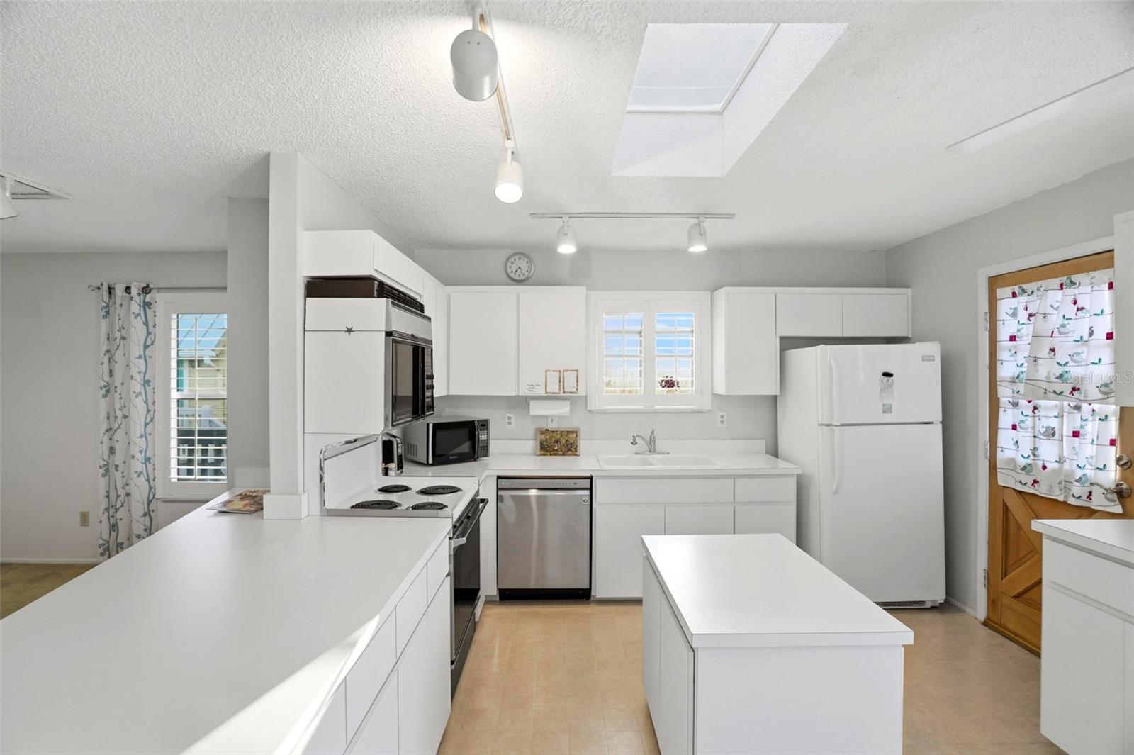 110 GEORGIA AVE. AVE, CRYSTAL BEACH, FL — photo 18