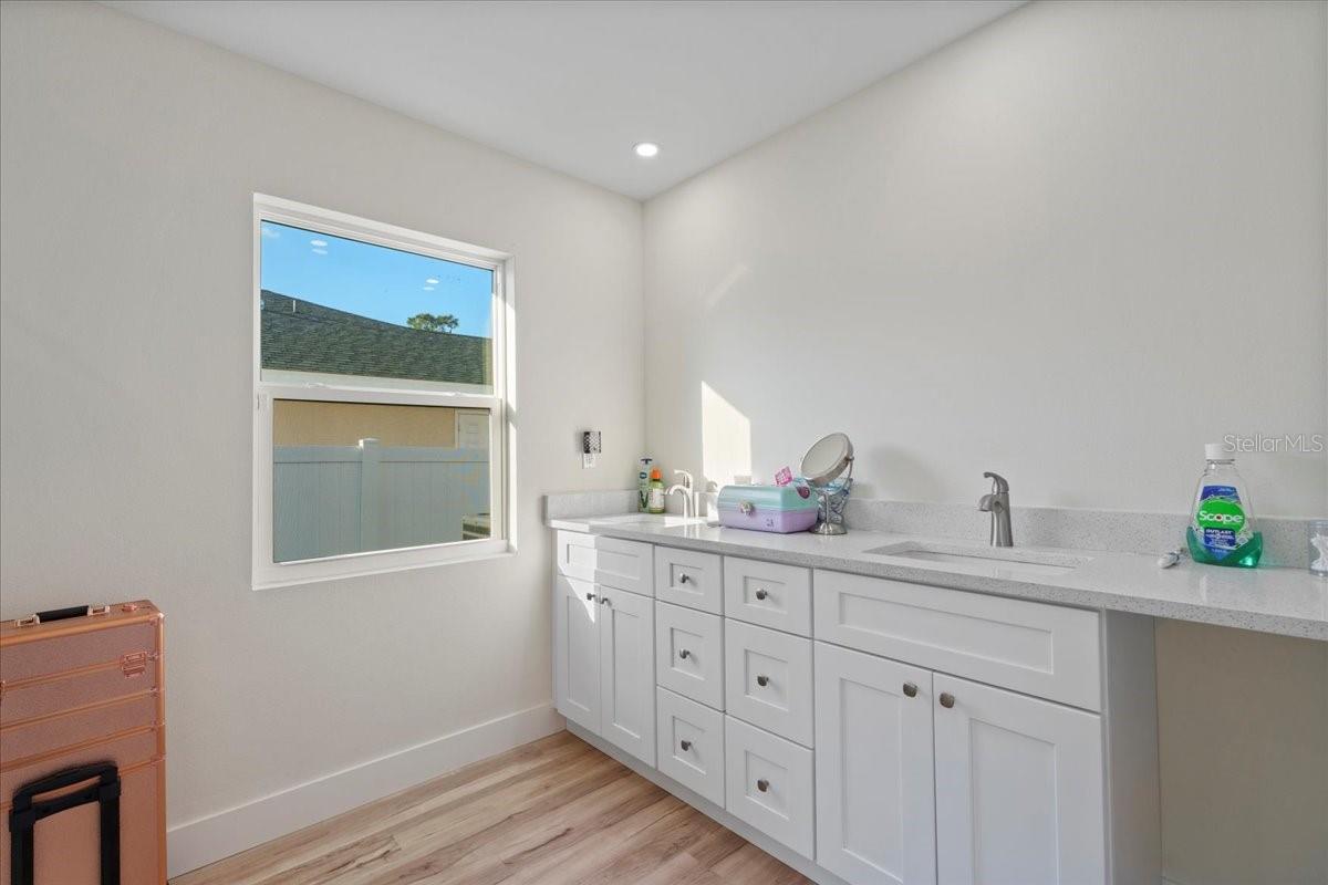 2405 VANCOUVER LN, NORTH PORT, FL — photo 18