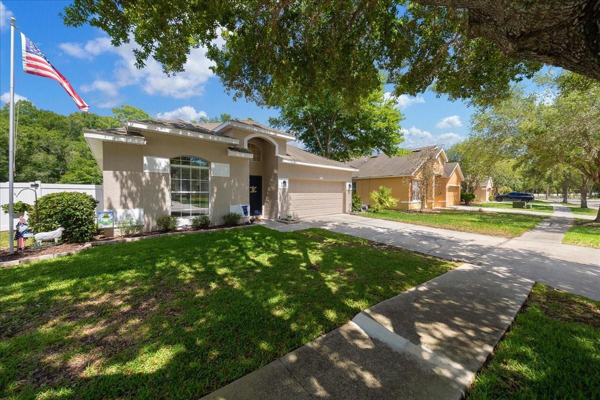 12044 COLONY LAKES BLVD, NEW PORT RICHEY, FL — photo 2
