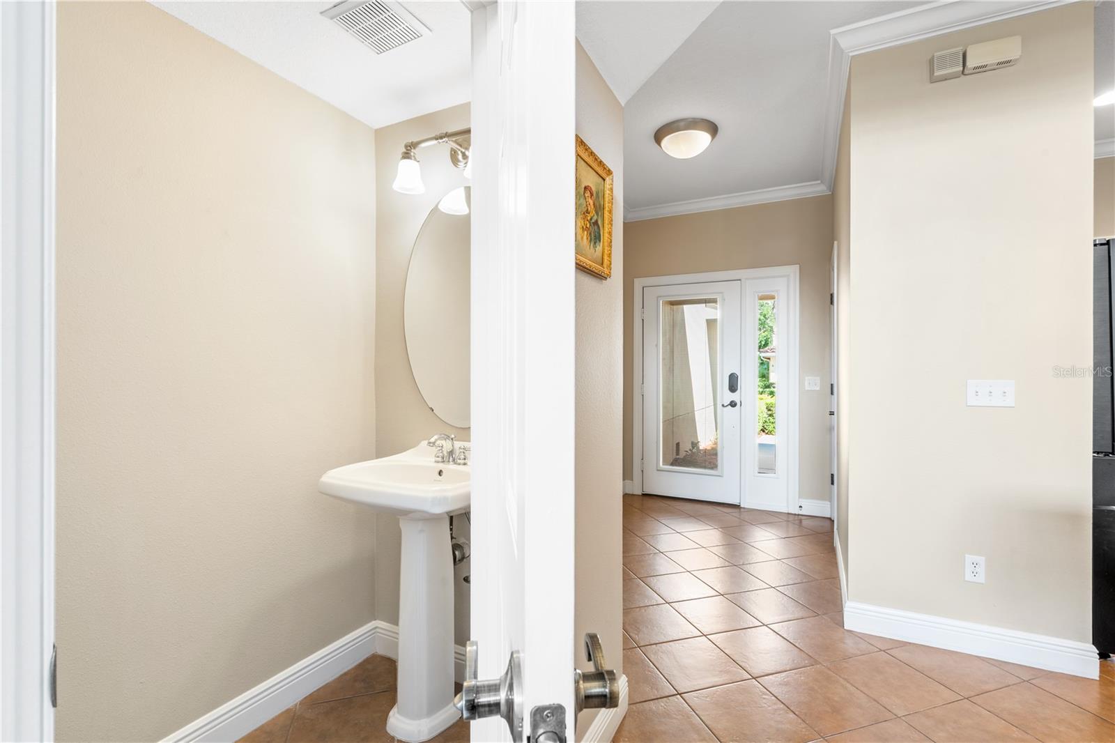 210 VALENCIA CIR, ST PETERSBURG, FL — photo 7