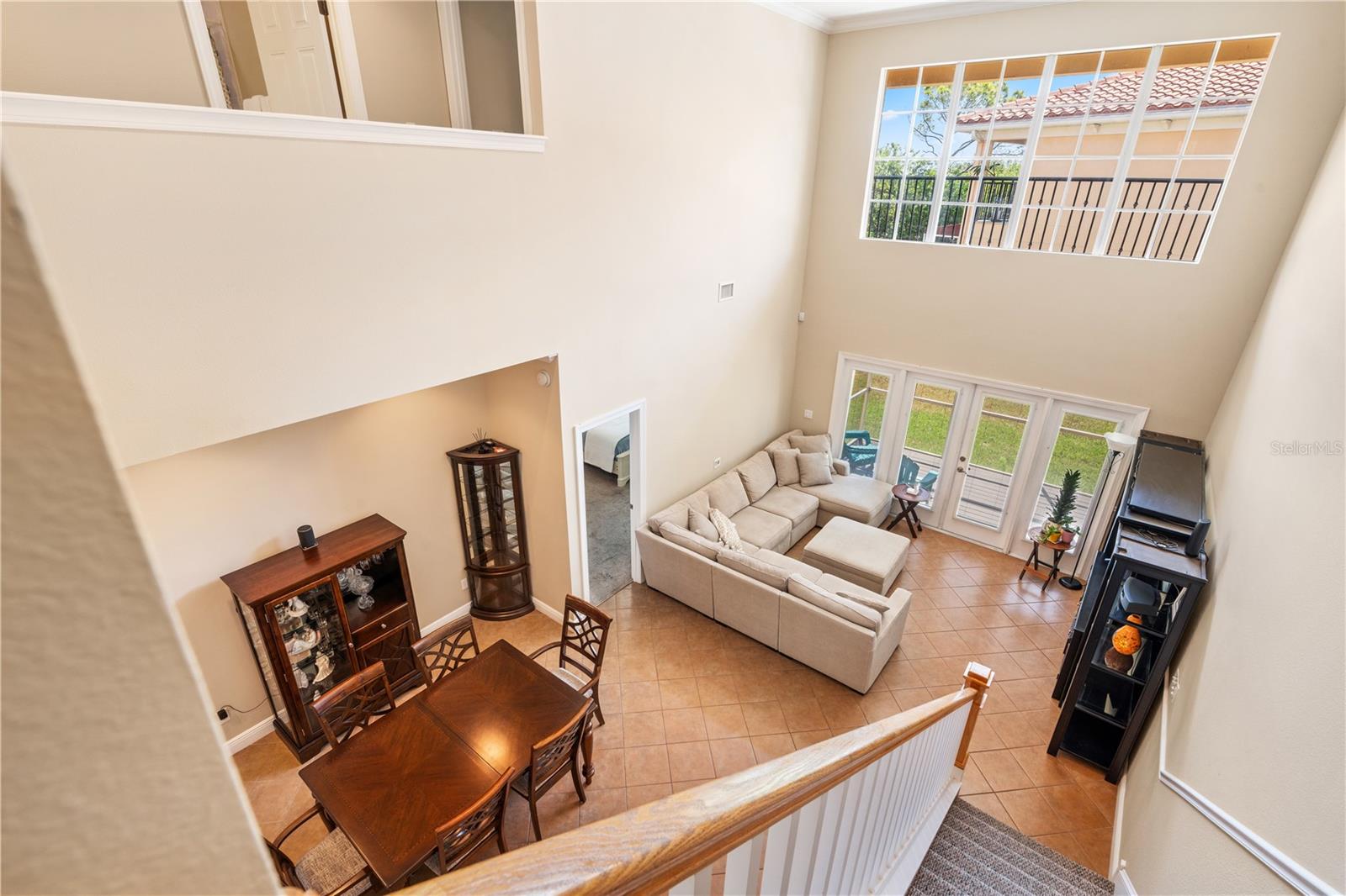 210 VALENCIA CIR, ST PETERSBURG, FL — photo 22