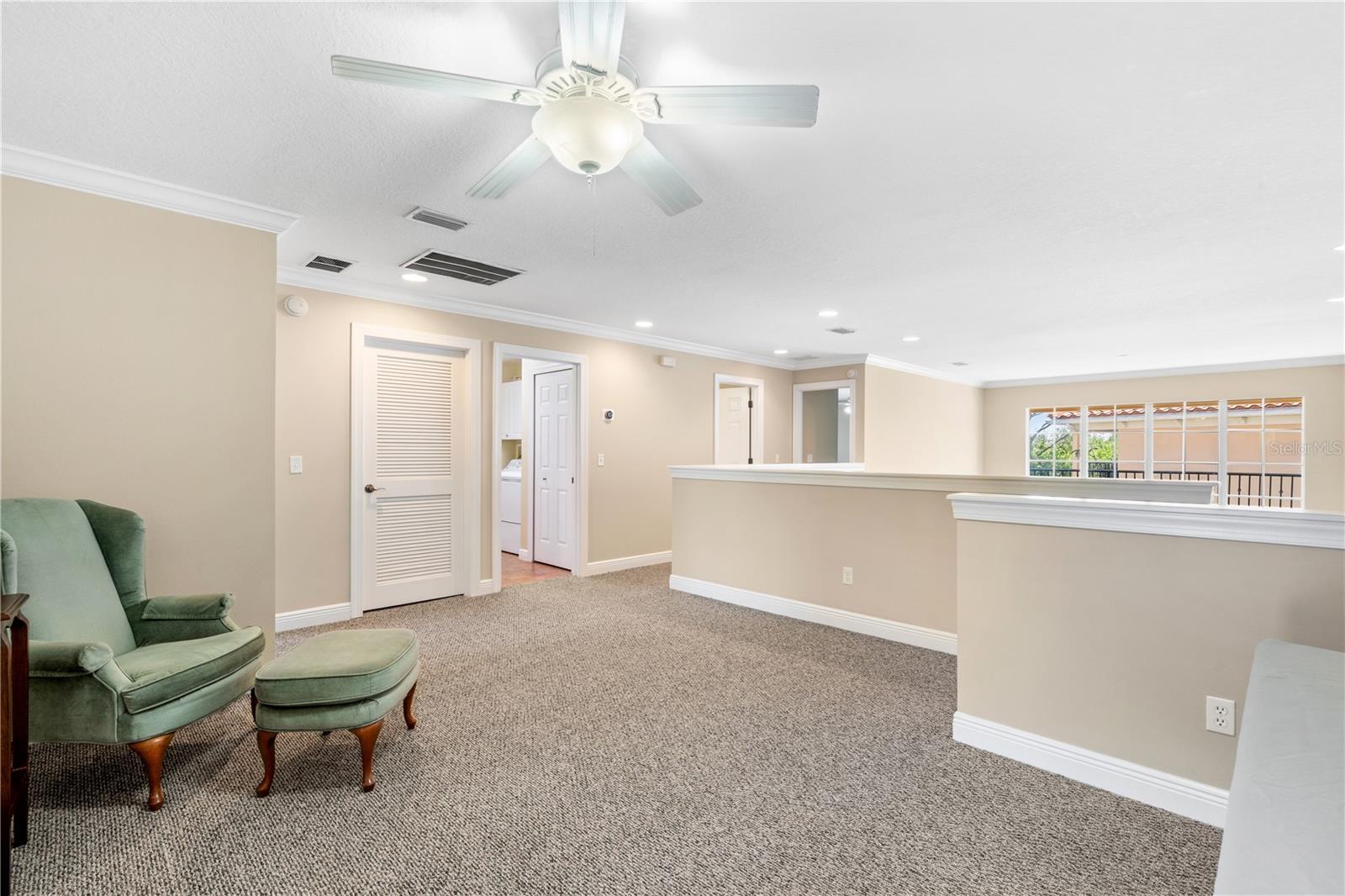 210 VALENCIA CIR, ST PETERSBURG, FL — photo 24