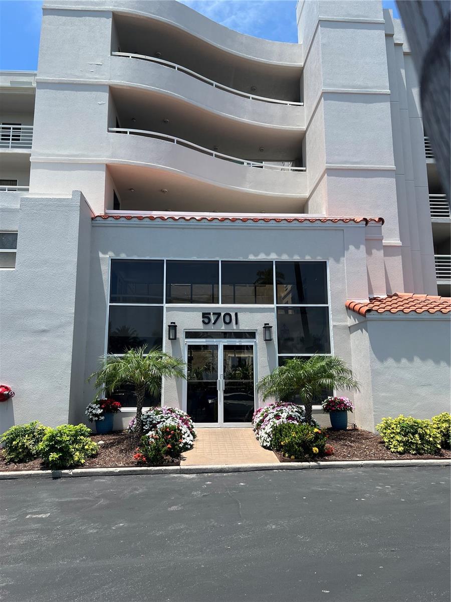 5701 BAHIA DEL MAR CIR #508, ST PETERSBURG, FL