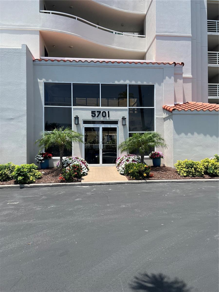 5701 BAHIA DEL MAR CIR #508, ST PETERSBURG, FL — photo 2
