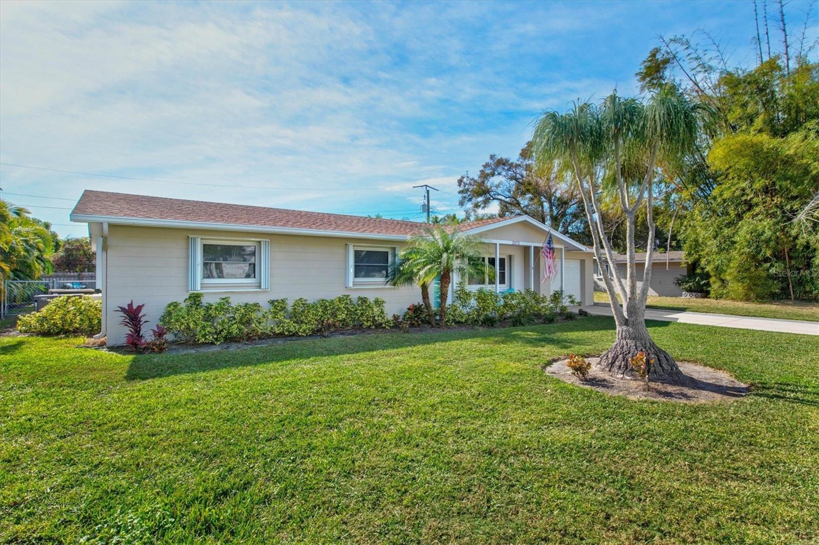 2572 JEFFERSON CIR, SARASOTA, FL — photo 3