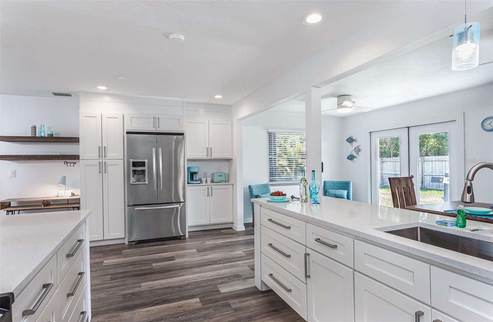 2572 JEFFERSON CIR, SARASOTA, FL — photo 7