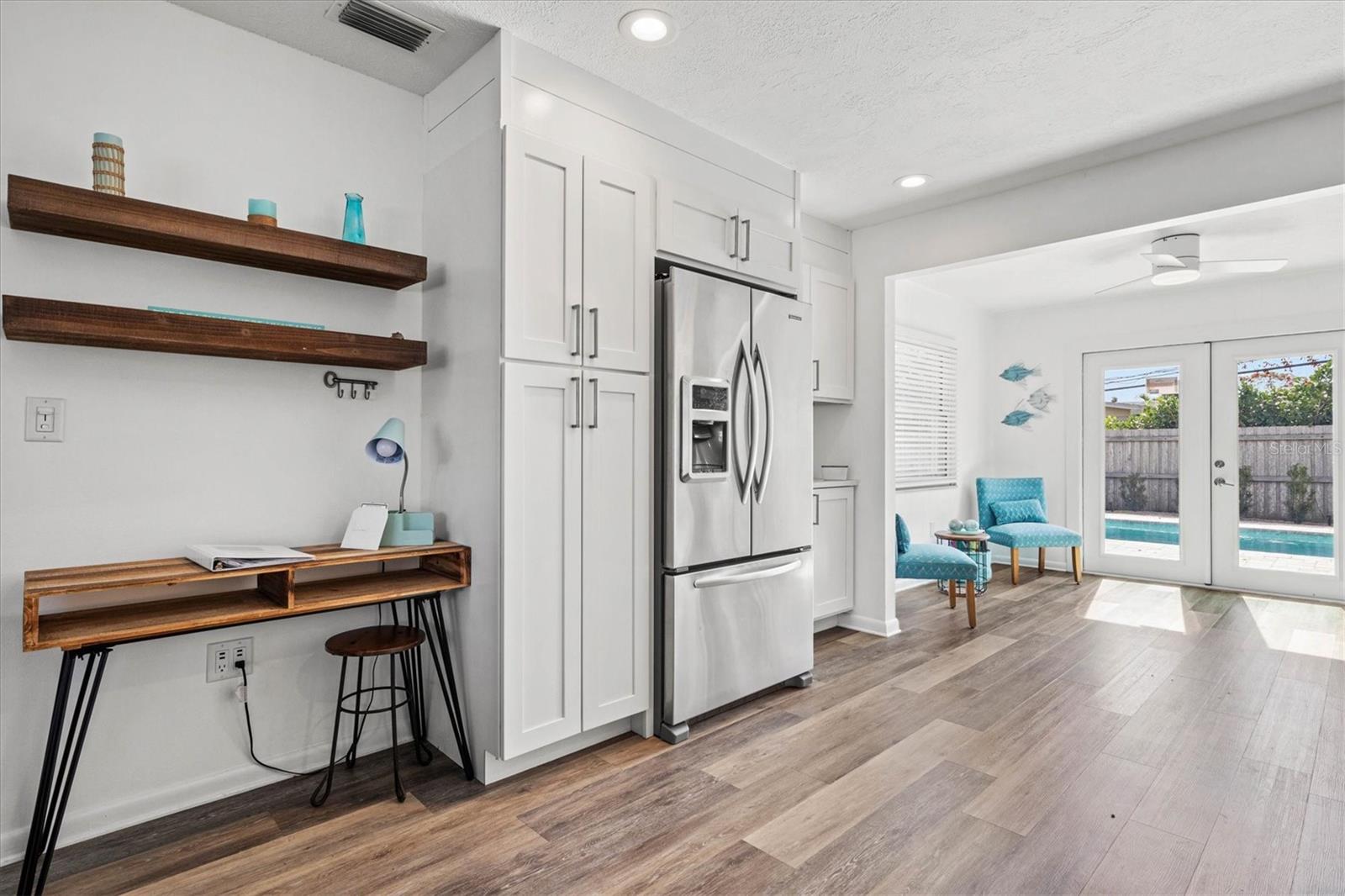 2572 JEFFERSON CIR, SARASOTA, FL — photo 8