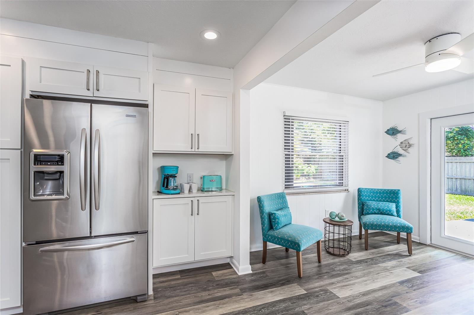 2572 JEFFERSON CIR, SARASOTA, FL — photo 9