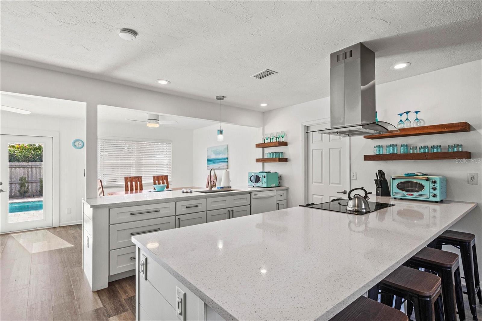 2572 JEFFERSON CIR, SARASOTA, FL — photo 10