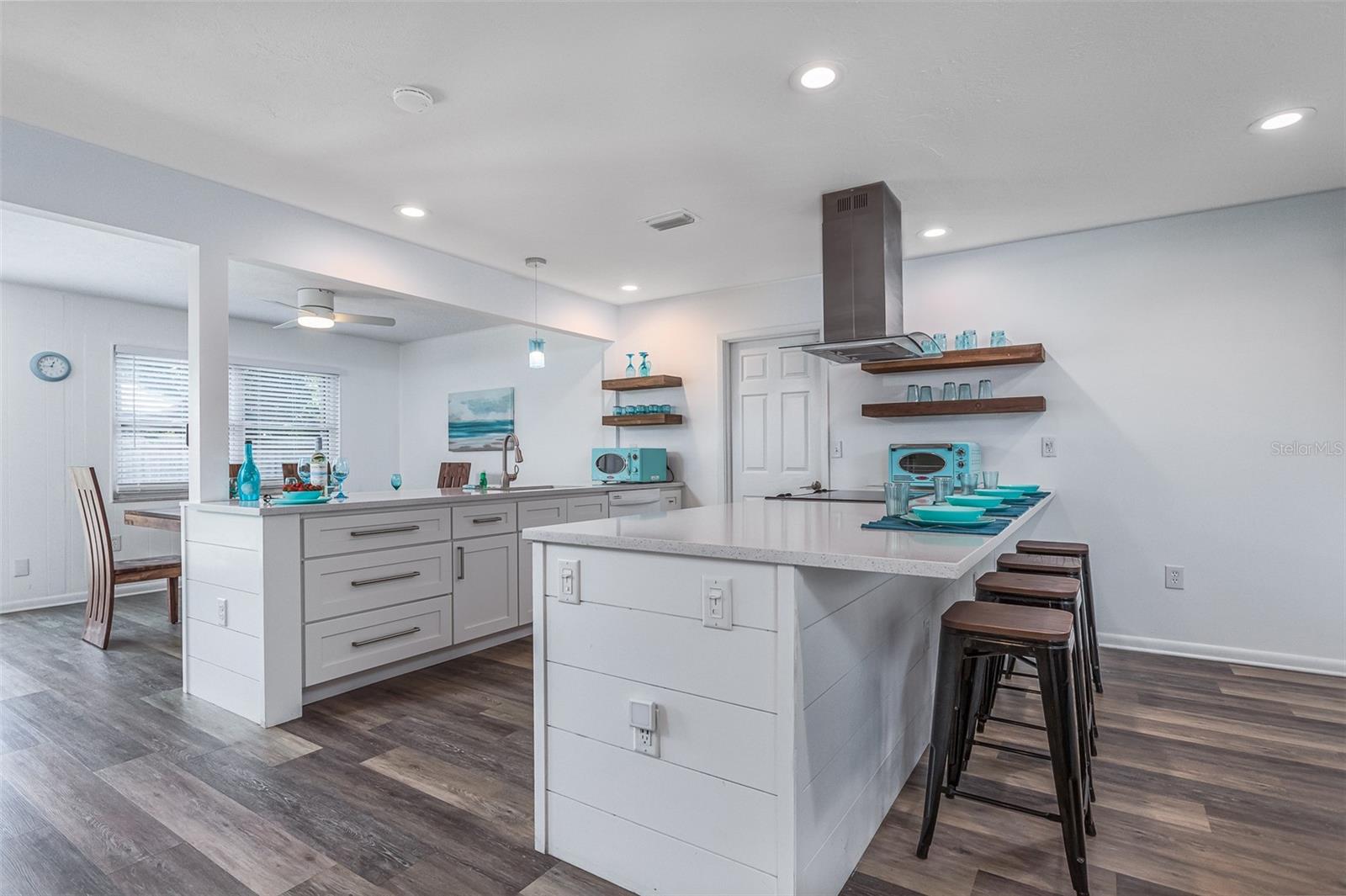 2572 JEFFERSON CIR, SARASOTA, FL — photo 14