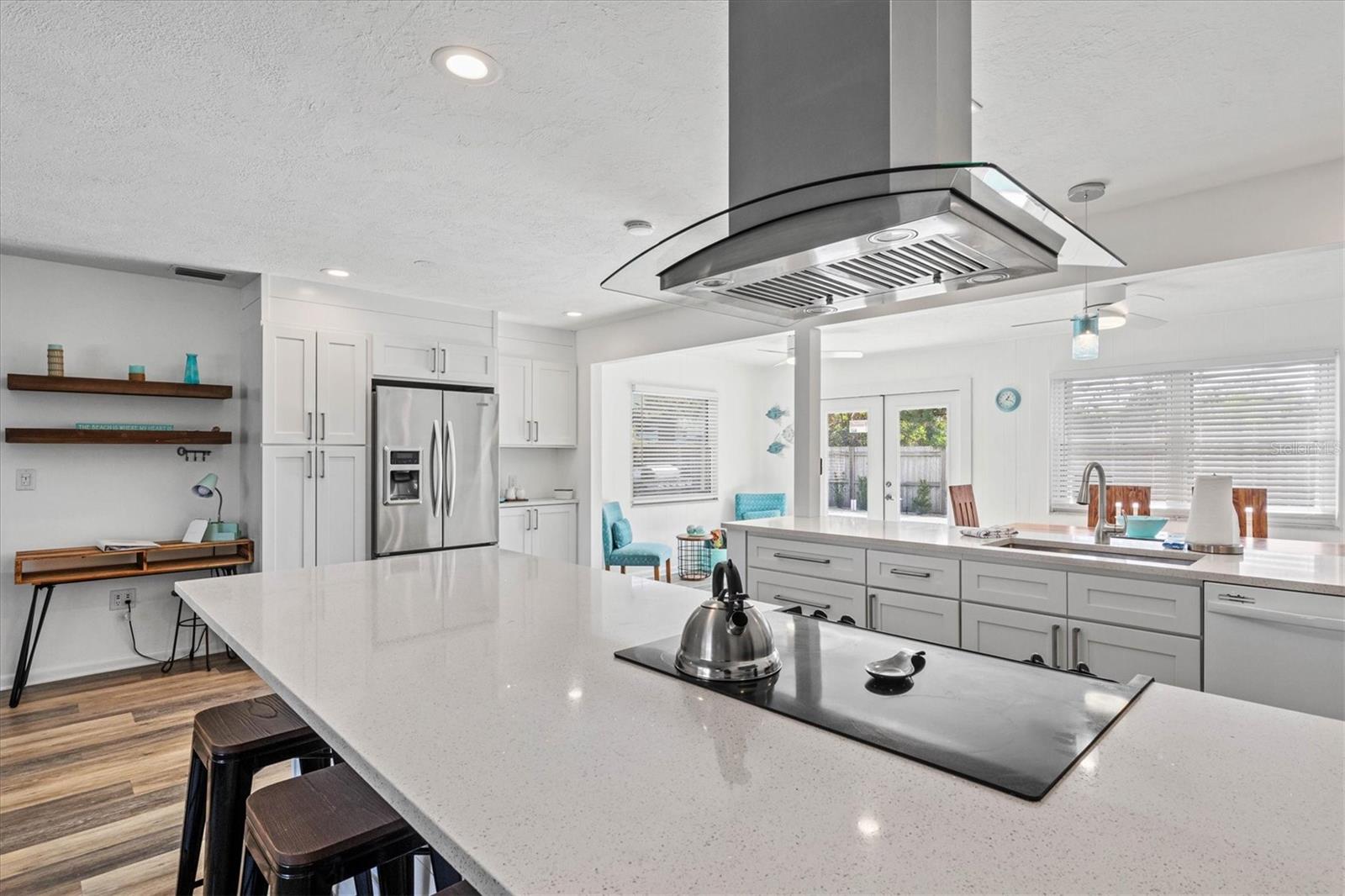 2572 JEFFERSON CIR, SARASOTA, FL — photo 15