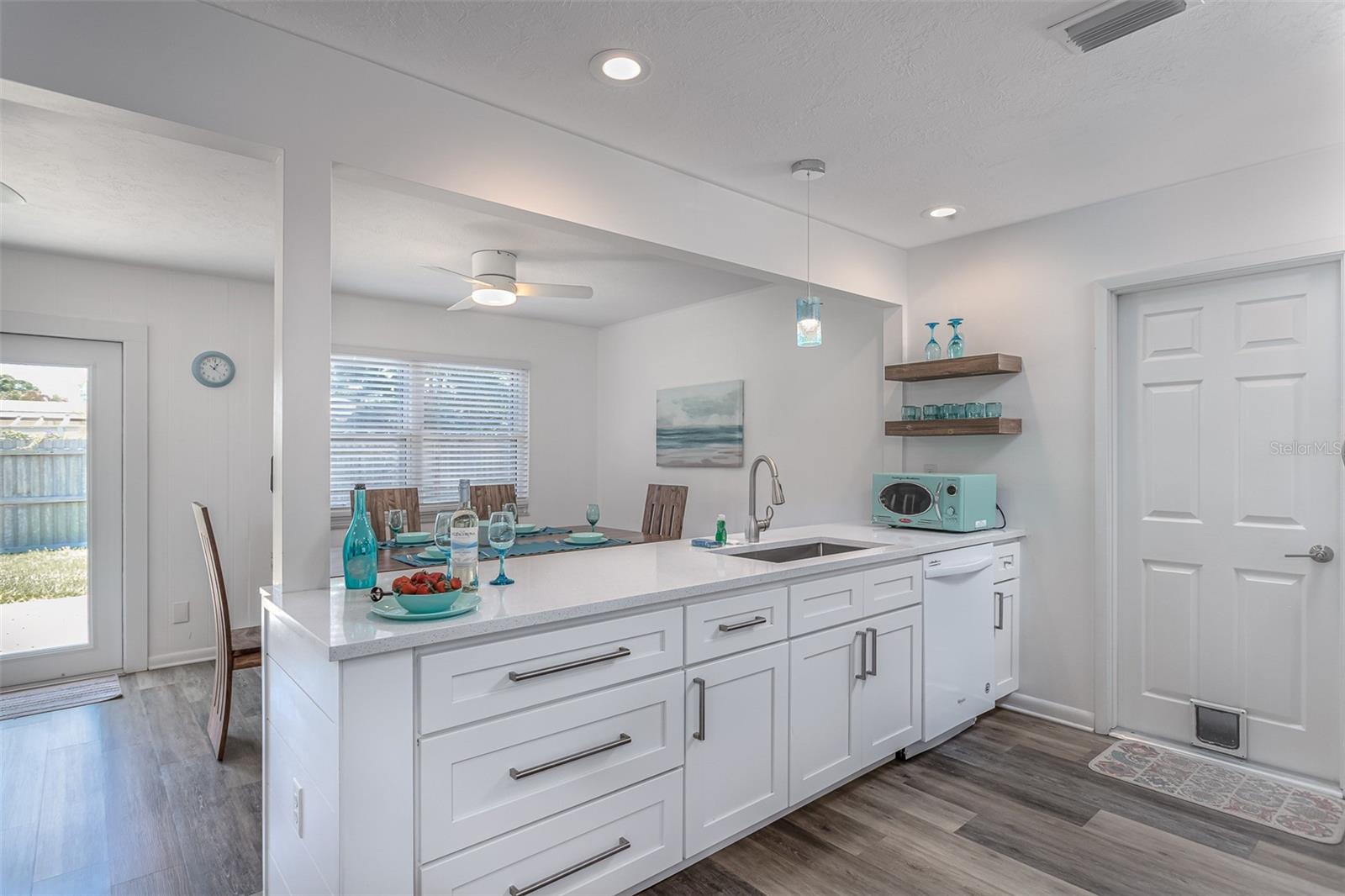 2572 JEFFERSON CIR, SARASOTA, FL — photo 17