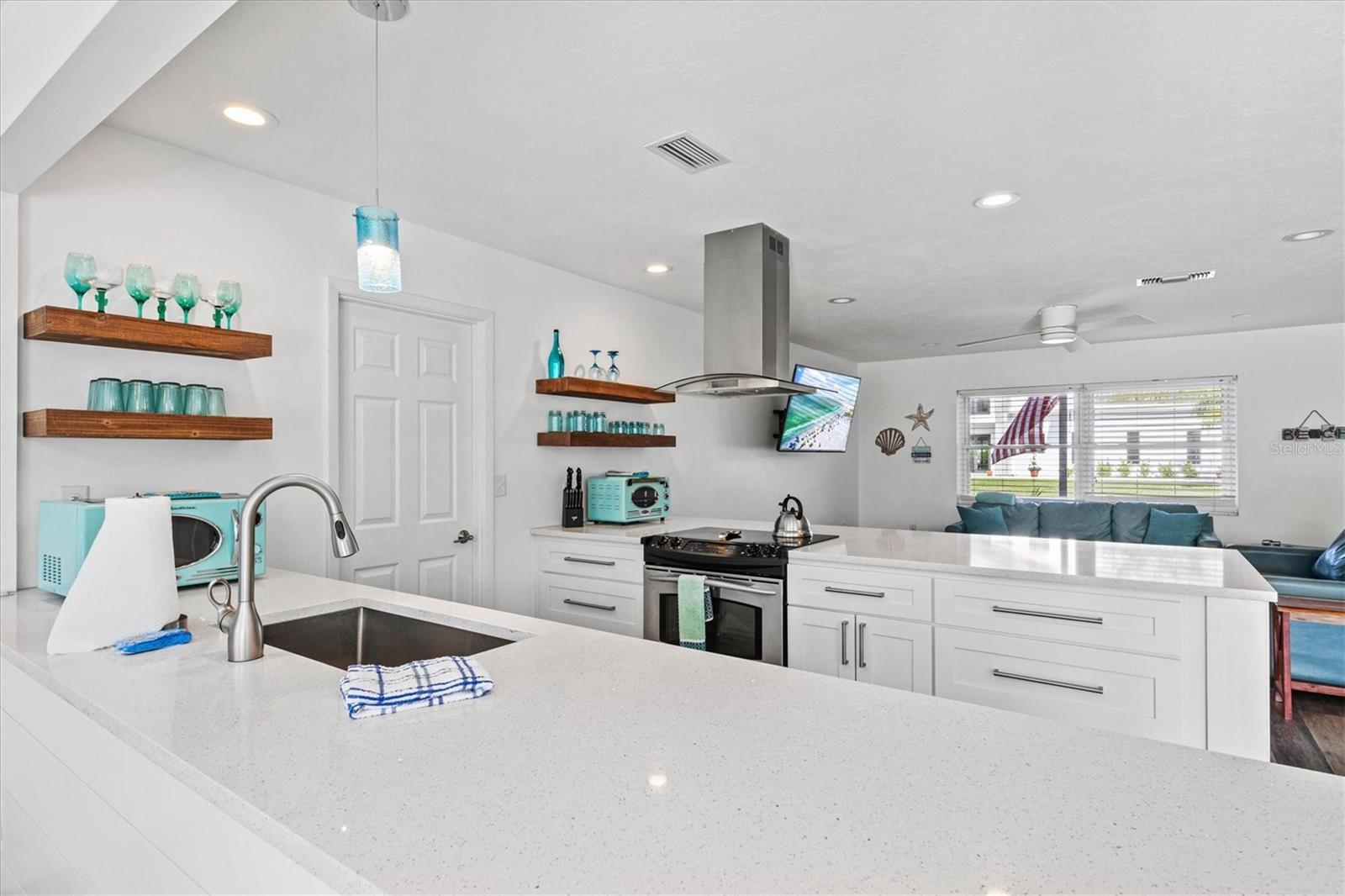 2572 JEFFERSON CIR, SARASOTA, FL — photo 18