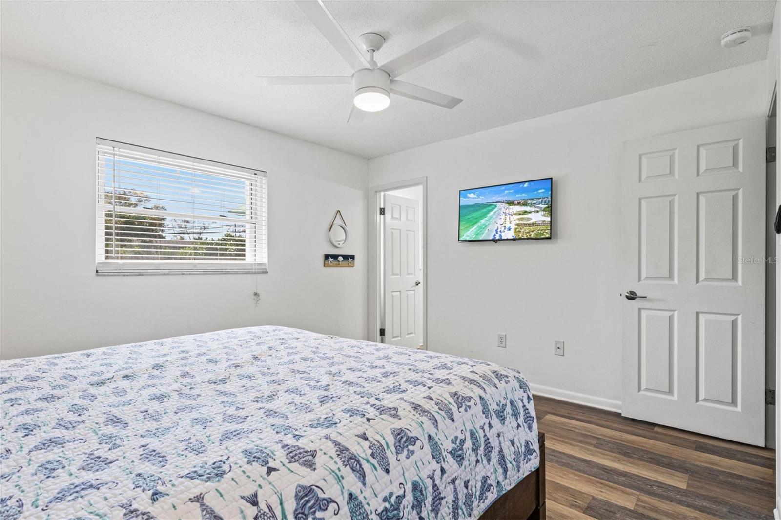 2572 JEFFERSON CIR, SARASOTA, FL — photo 33