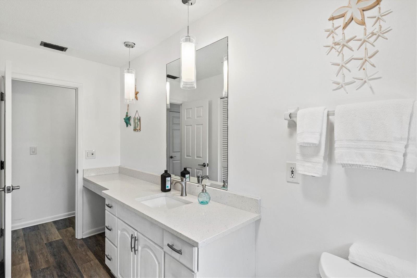2572 JEFFERSON CIR, SARASOTA, FL — photo 41