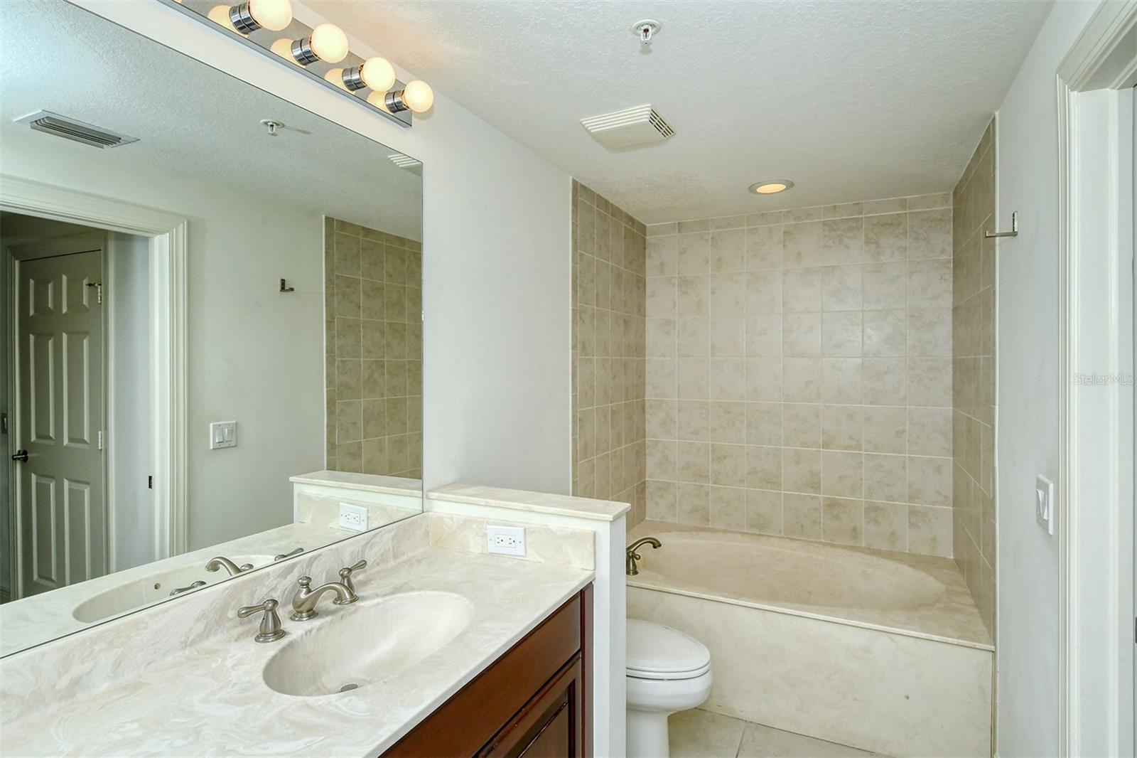 800 N TAMIAMI TRL #203, SARASOTA, FL — photo 25