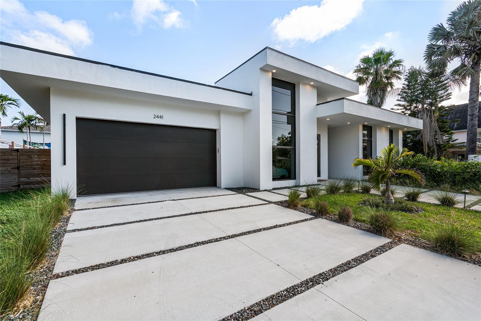 2441 WEBBER ST, SARASOTA, FL — photo 2
