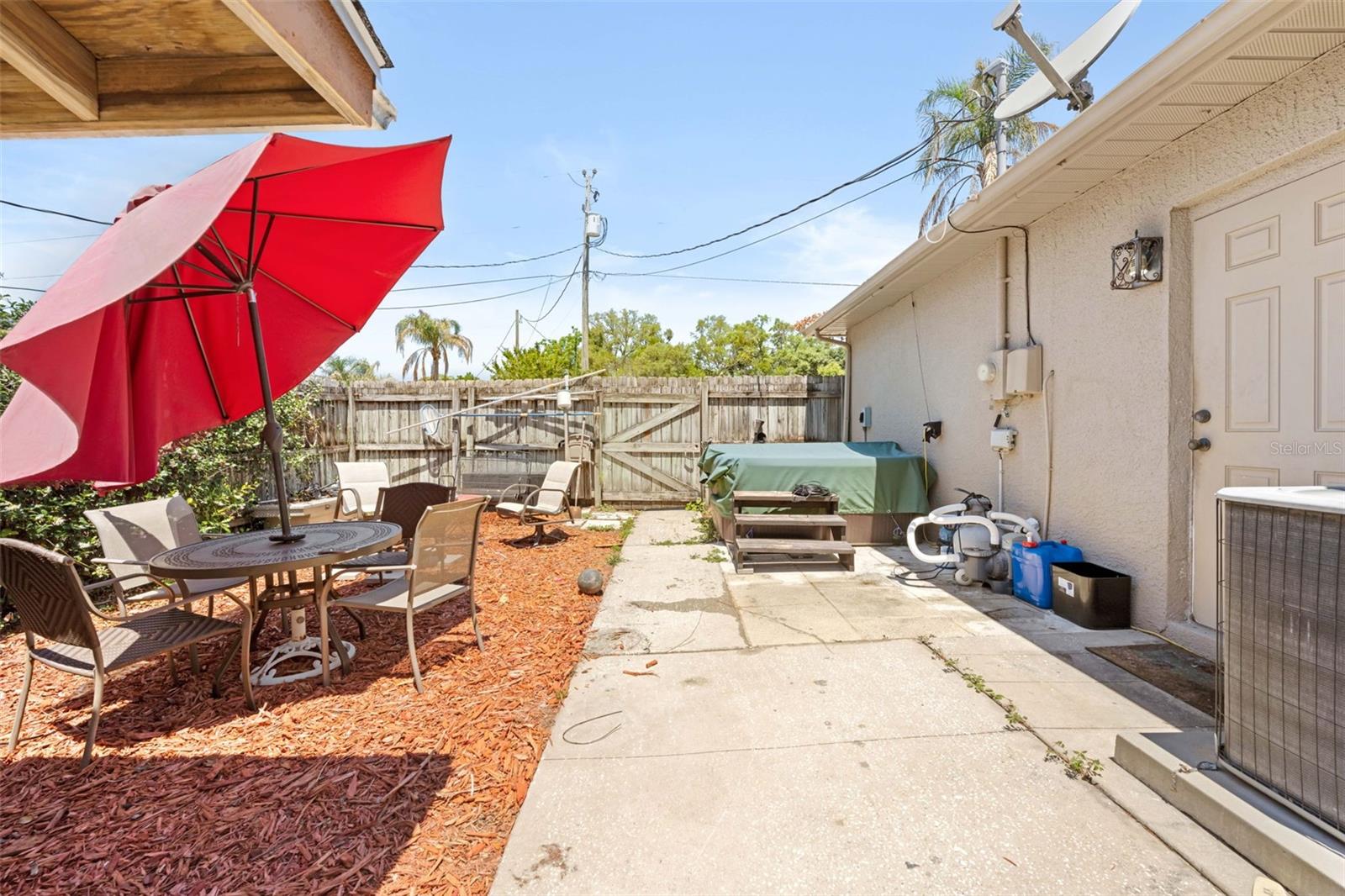 7458 GATES CIR, SPRING HILL, FL — photo 41