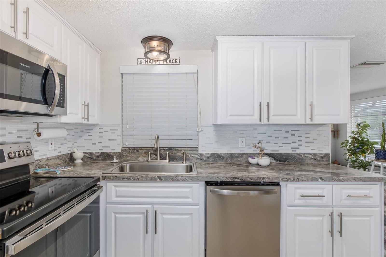 10117 GARDENIA LN, PORT RICHEY, FL — photo 17