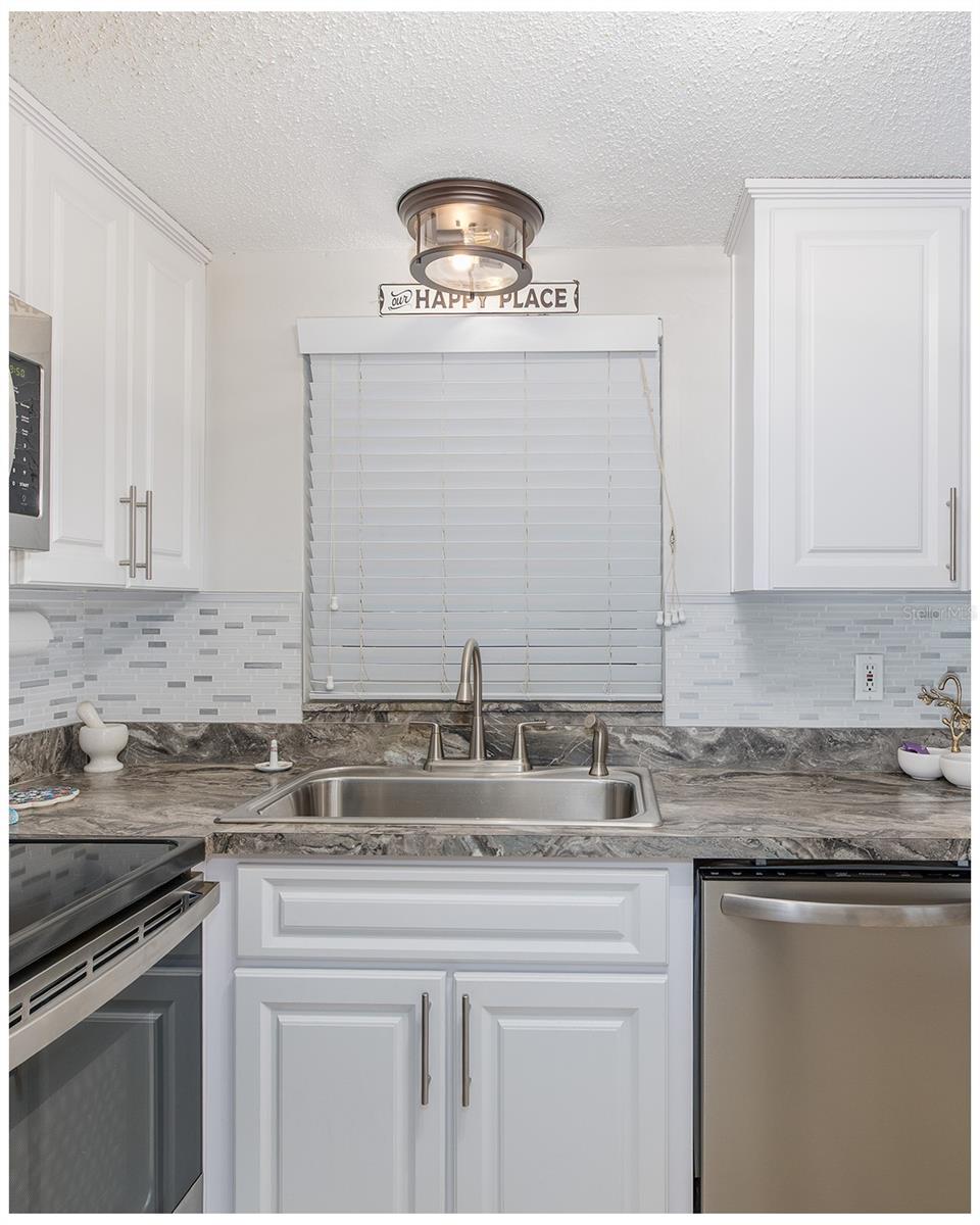 10117 GARDENIA LN, PORT RICHEY, FL — photo 18