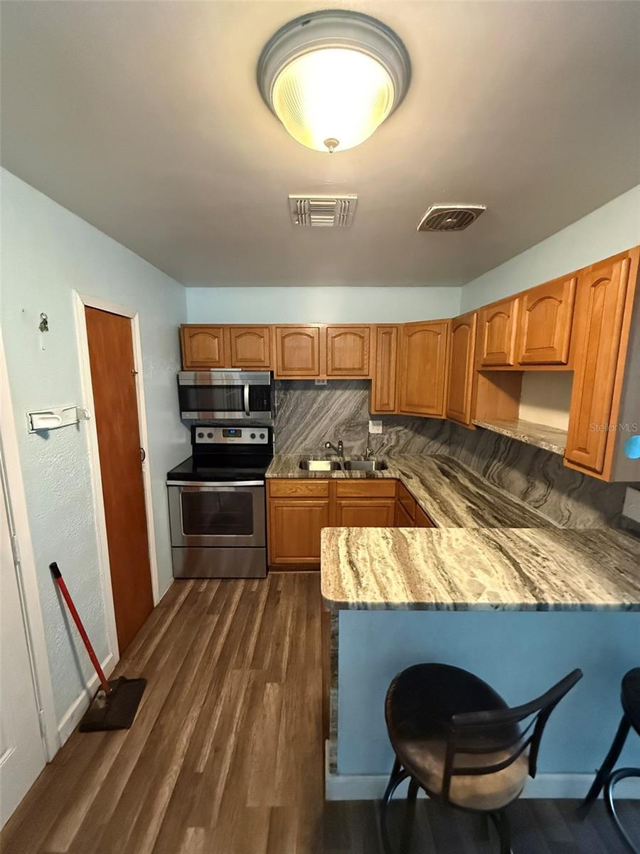 1038 CANAL DR W, LAKELAND, FL — photo 8