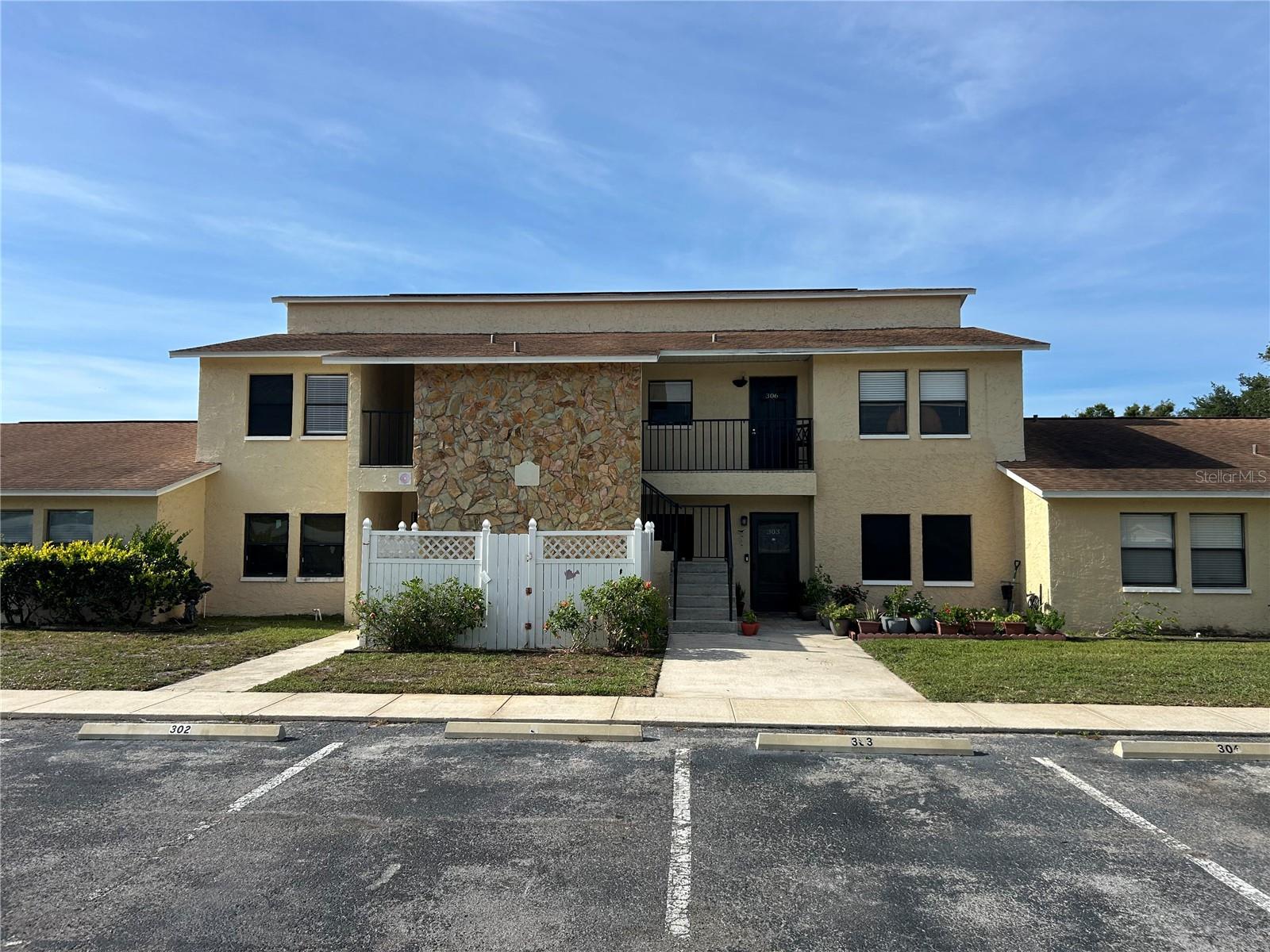 6301 58TH ST N #304, PINELLAS PARK, FL